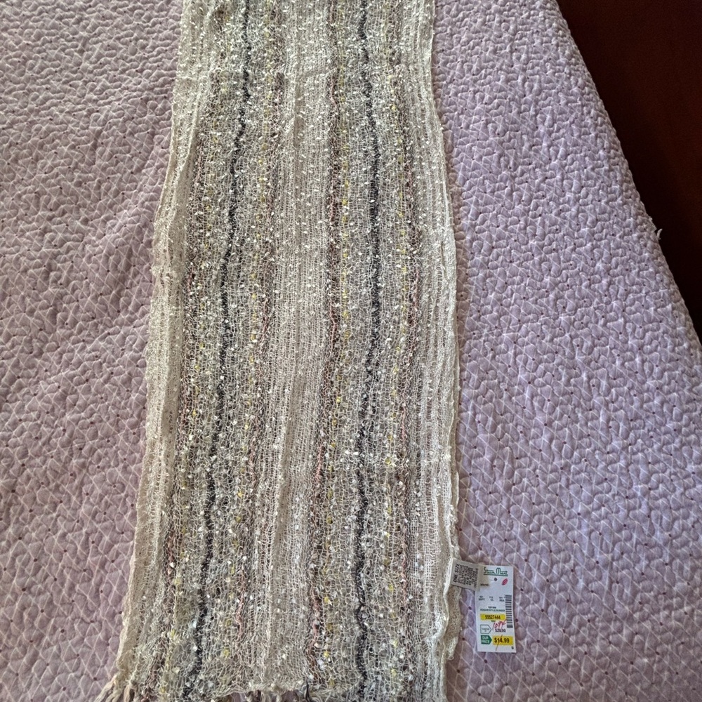 Elegant Cream and Gray Scarf